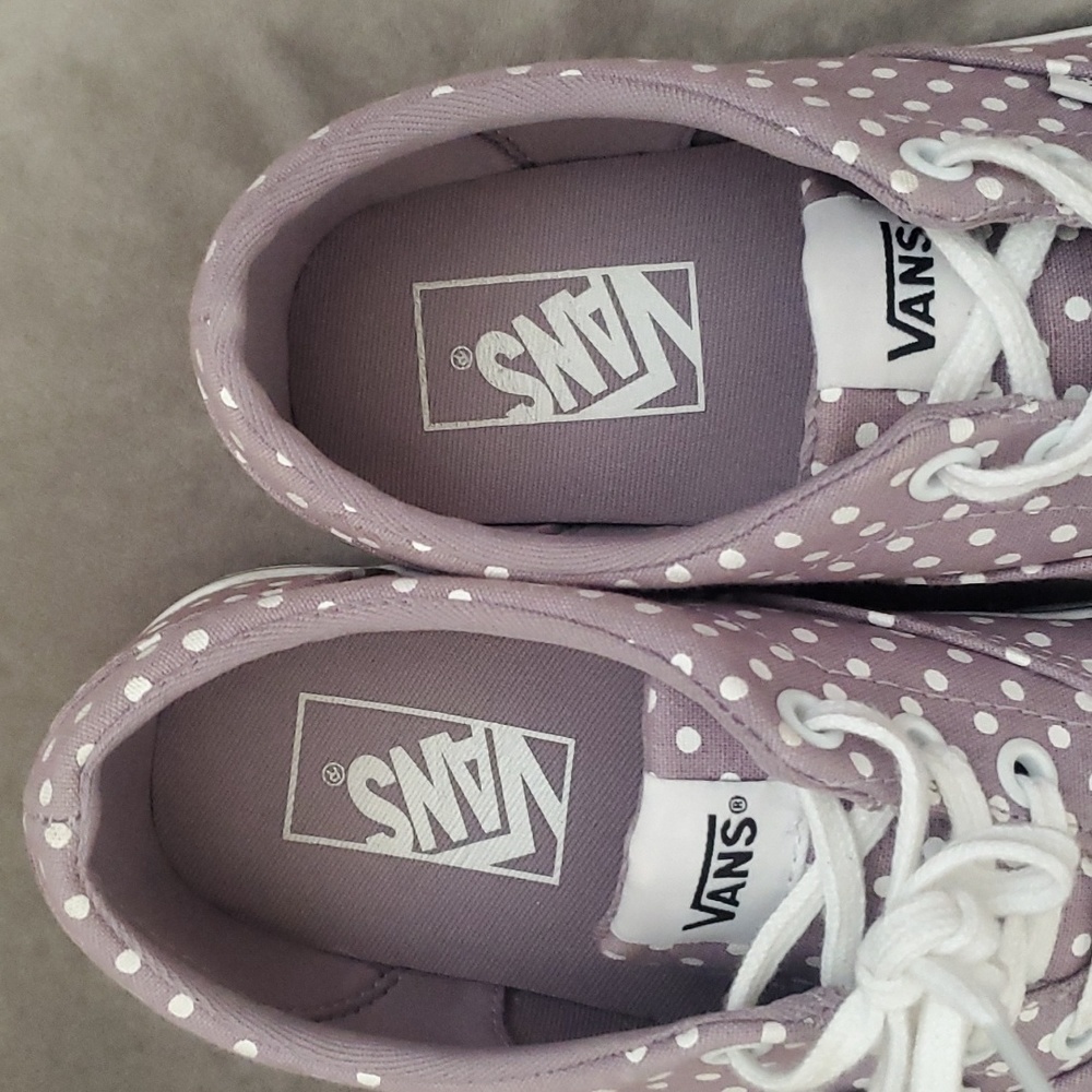 Vans - Picture 2 of 2